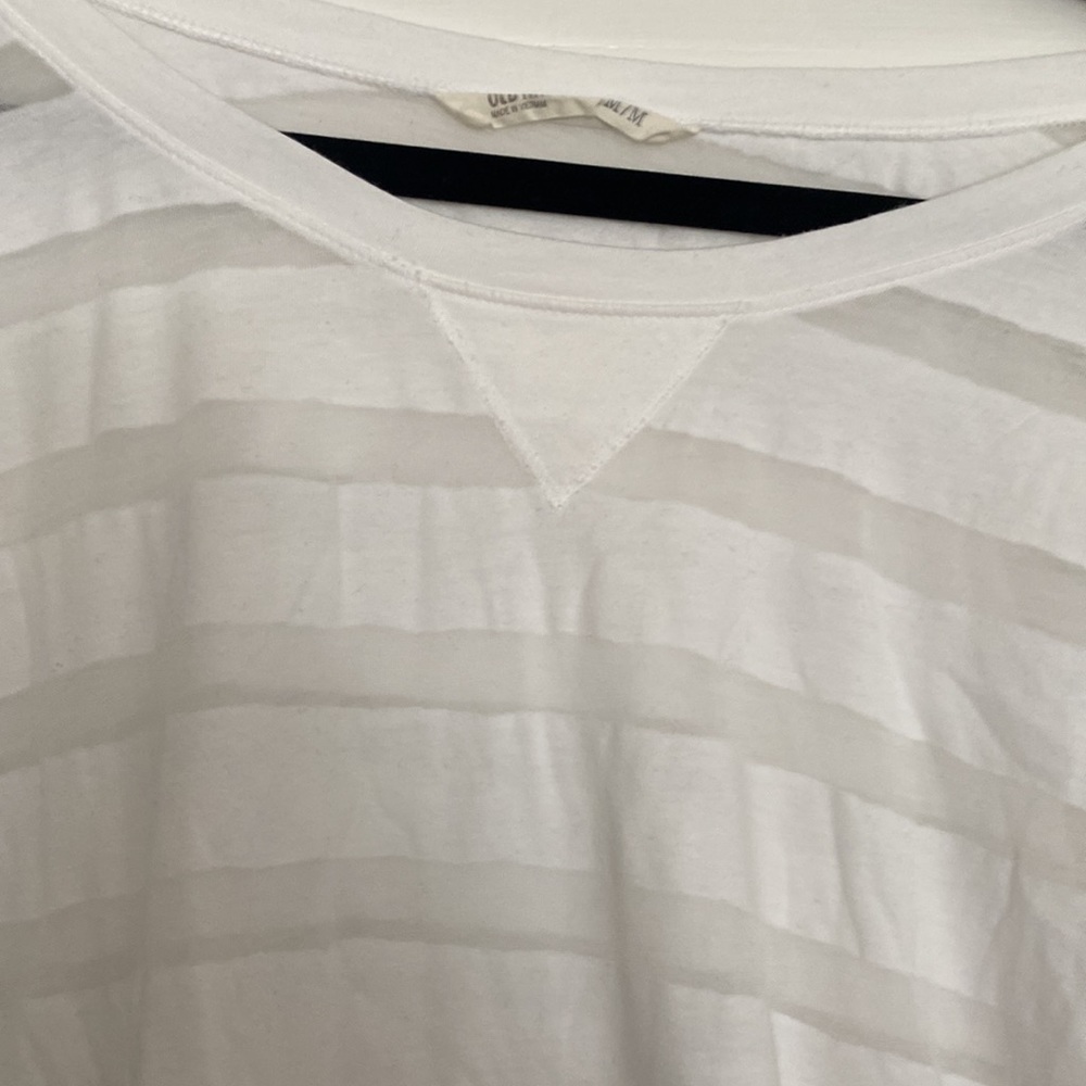 Never Worn Old Navy Tee - Picture 2 of 2
